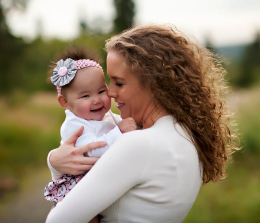 Author Leah Campbell with her daughter. Photo credit: Leslie Meadows Photography